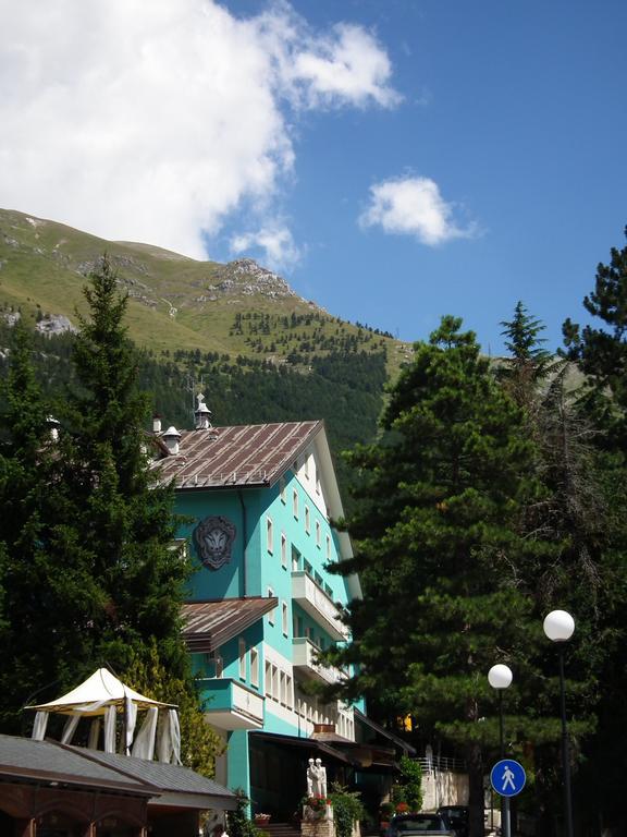 Hotel Fiordigigli LʼAquila Exterior foto