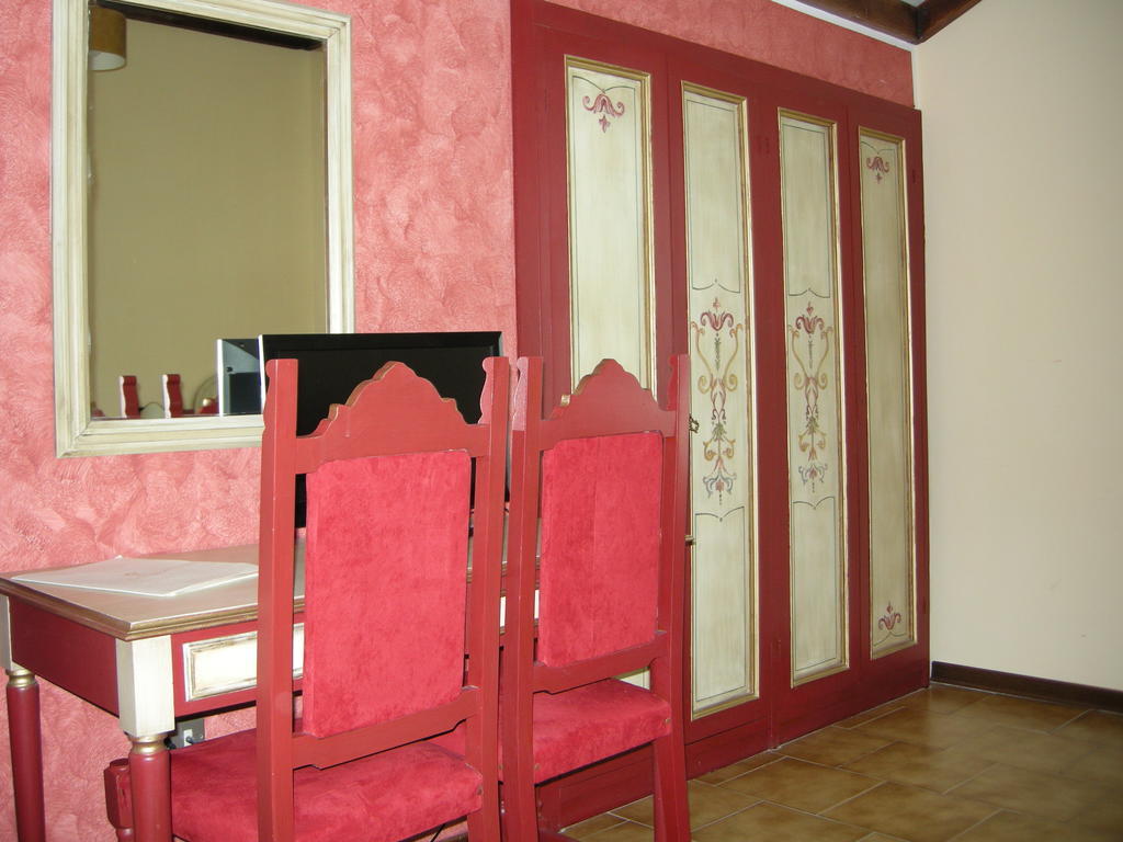 Hotel Fiordigigli LʼAquila Zimmer foto