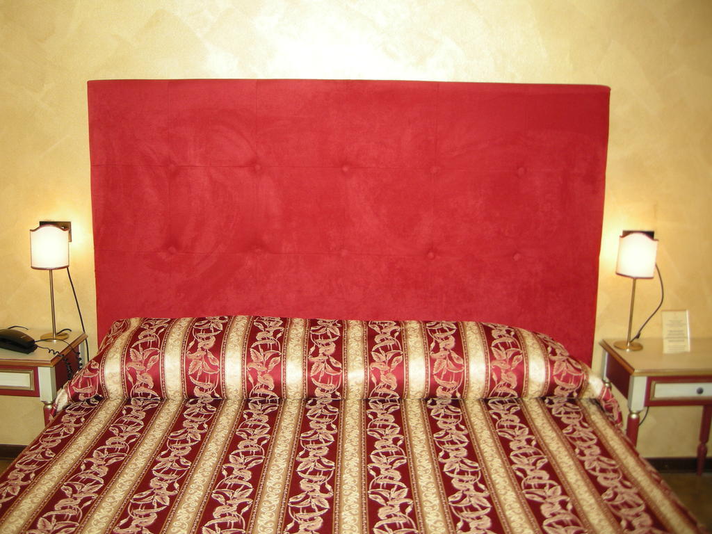 Hotel Fiordigigli LʼAquila Zimmer foto