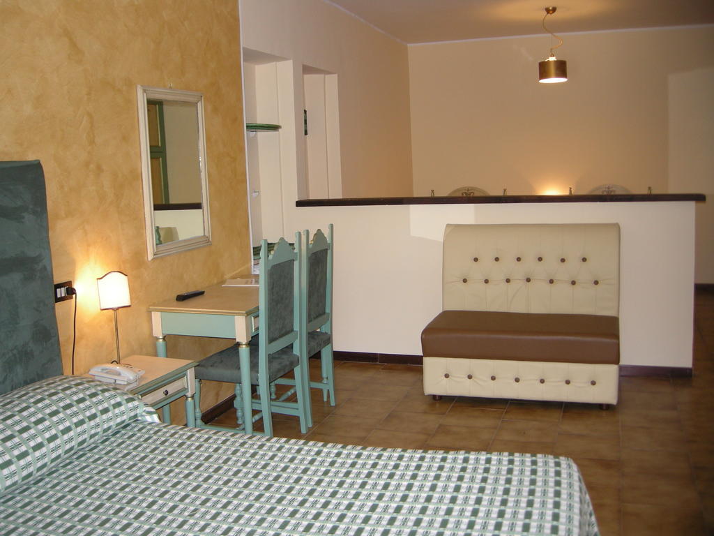 Hotel Fiordigigli LʼAquila Zimmer foto